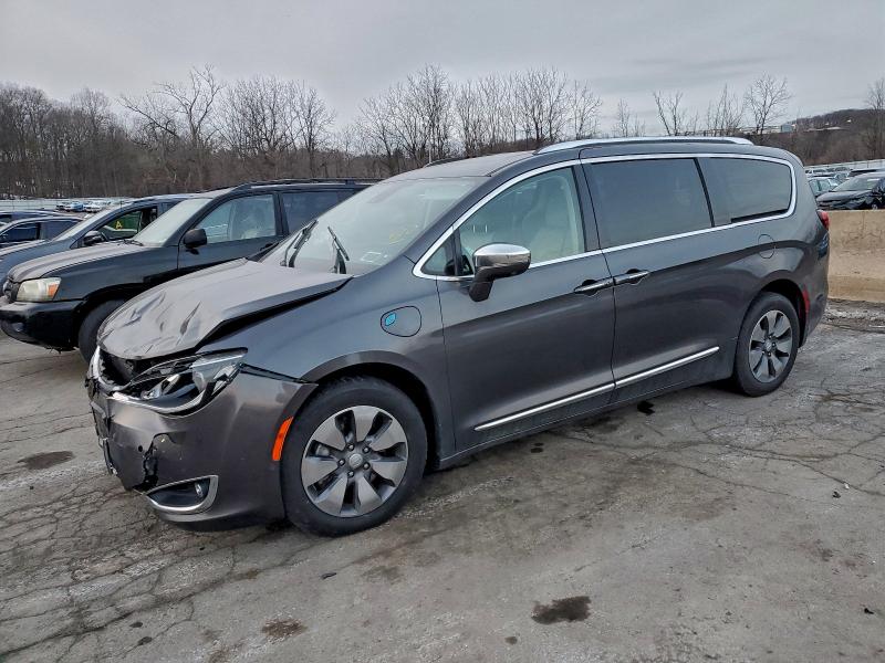 CHRYSLER PACIFICA H 2018 with VIN 2C4RC1N78JR116130 - Photo from auction