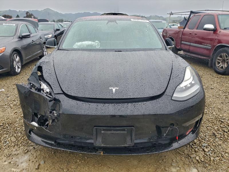 Photo 5 from auction – 2018 TESLA MODEL 3 with VIN 5YJ3E1EA4JF058282