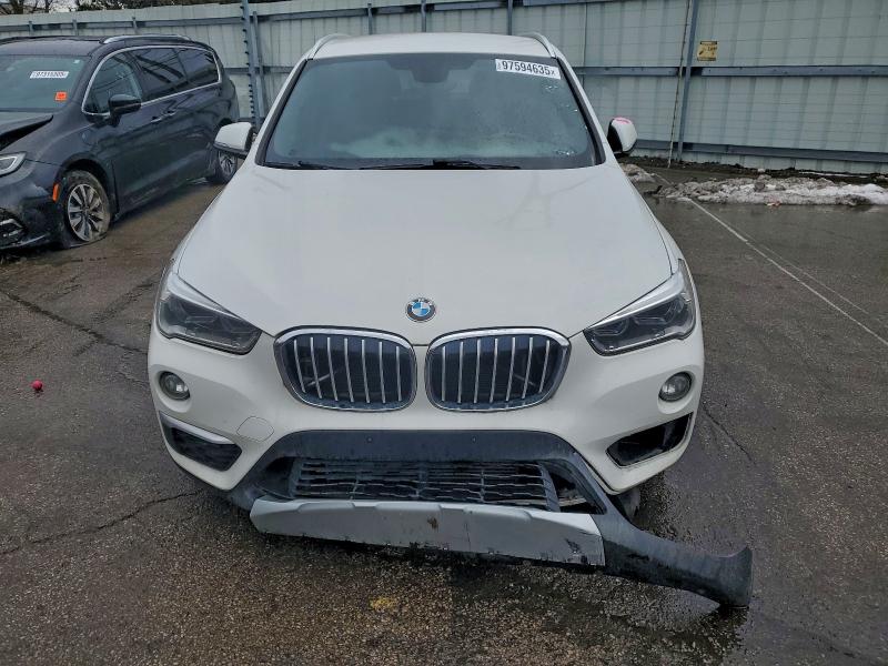 Photo 5 from auction – 2017 BMW X1 XDRIVE2 with VIN WBXHT3C30H5F81389