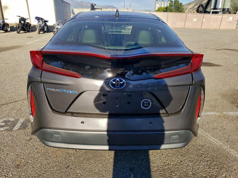 Photo 6 from auction – 2018 TOYOTA PRIUS PRIM with VIN JTDKARFP2J3092128