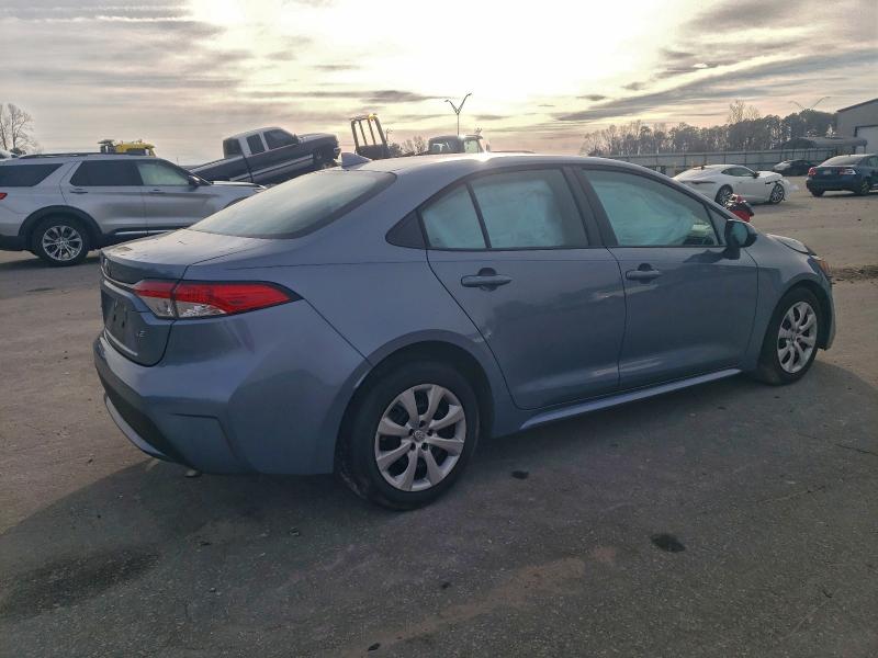 Photo 3 from auction – 2022 TOYOTA COROLLA LE with VIN 5YFEPMAE4NP384087