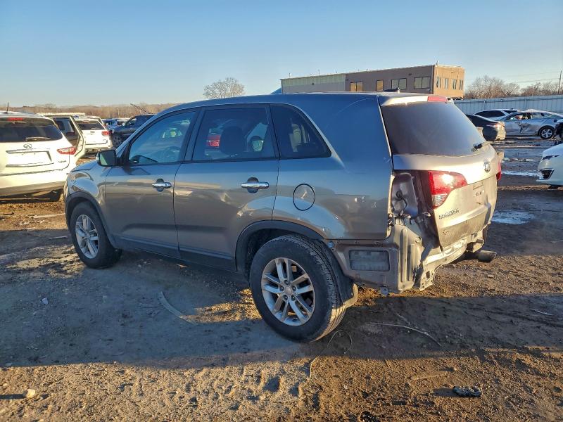 Photo 2 from auction – 2015 KIA SORENTO LX with VIN 5XYKT3A63FG586944