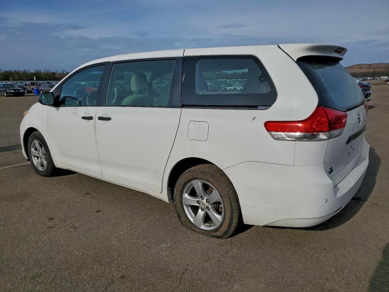 Photo 2 from auction – 2012 TOYOTA SIENNA LE with VIN 5TDKA3DC7CS010957