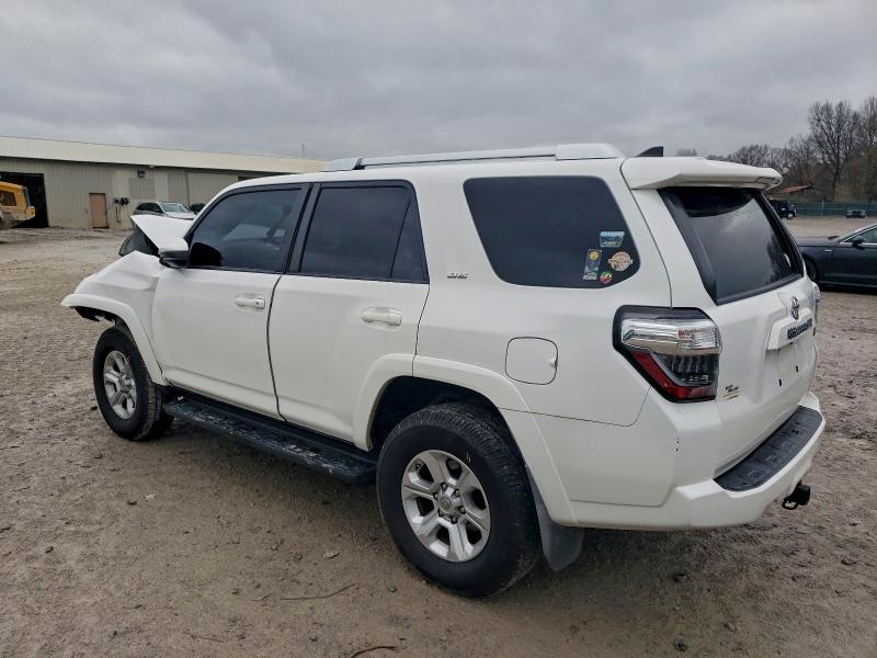 Zdjęcie 2 z aukcji – 2016 TOYOTA 4RUNNER SR z VIN JTEBU5JR4G5300799