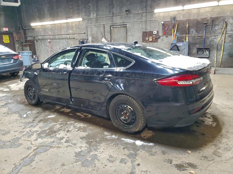 Photo 2 from auction – 2019 FORD FUSION with VIN 3FA6P0LU0KR195854