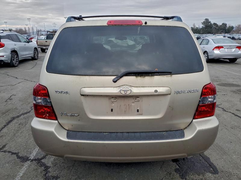 Photo 6 from auction – 2005 TOYOTA HIGHLANDER with VIN JTEEP21A850068148