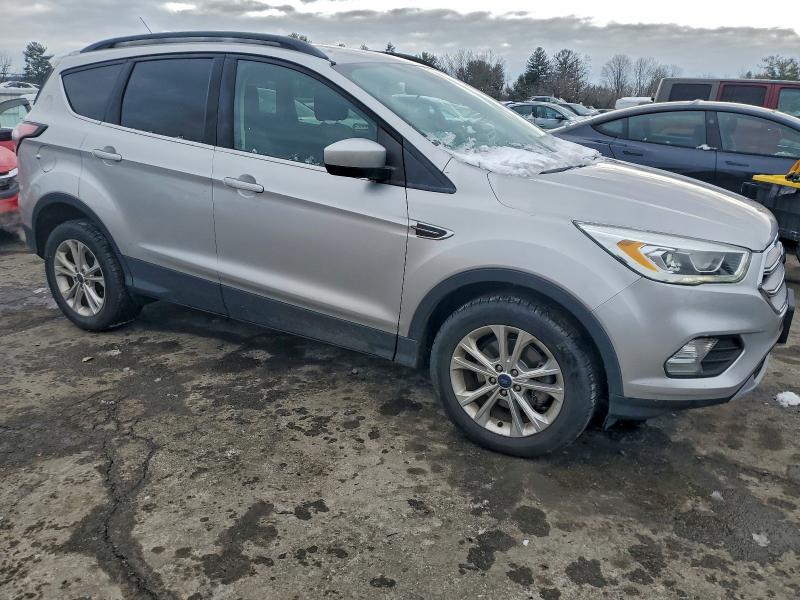 Photo 4 from auction – 2017 FORD ESCAPE SE with VIN 1FMCU0GD2HUC20153
