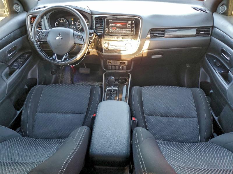 Photo 8 from auction – 2018 MITSUBISHI OUTLANDER with VIN JA4AD3A36JZ021901