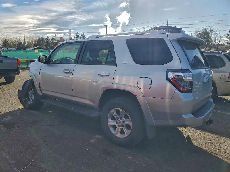 Photo 2 from auction – 2016 TOYOTA 4RUNNER SR with VIN JTEBU5JR7G5300571