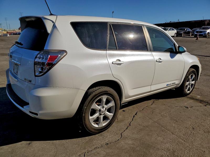 Photo 3 from auction – 2013 TOYOTA RAV4 EV with VIN 2T3YL4DV2DW001983