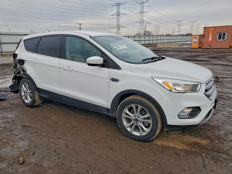Photo 4 from auction – 2017 FORD ESCAPE SE with VIN 1FMCU0GD6HUA53442