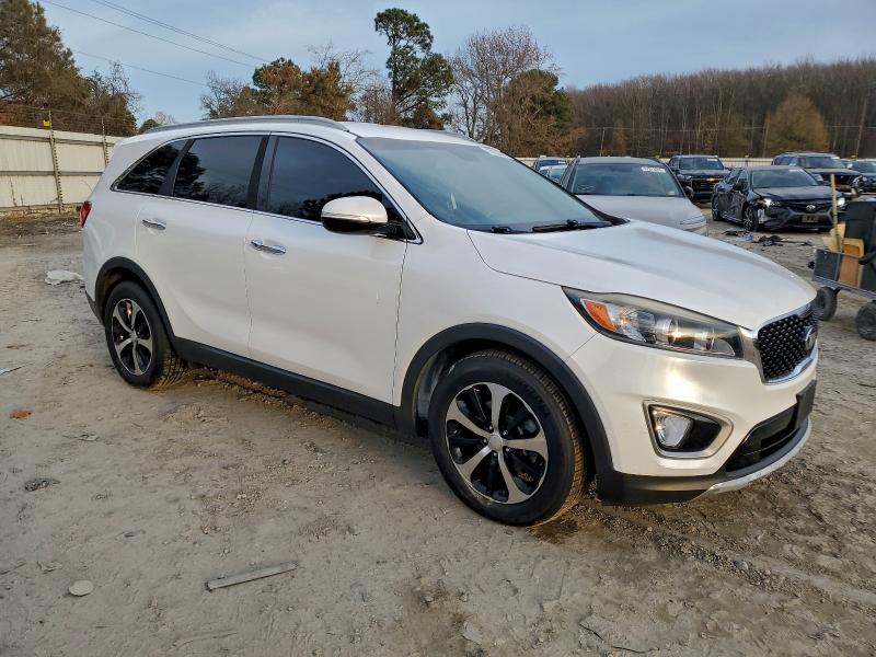 Photo 4 from auction – 2016 KIA SORENTO EX with VIN 5XYPH4A54GG147614