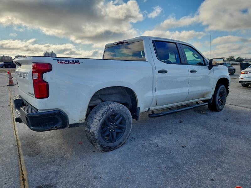 Photo 3 from auction – 2021 CHEVROLET SILVERADO with VIN 1GCPYCEF3MZ389675