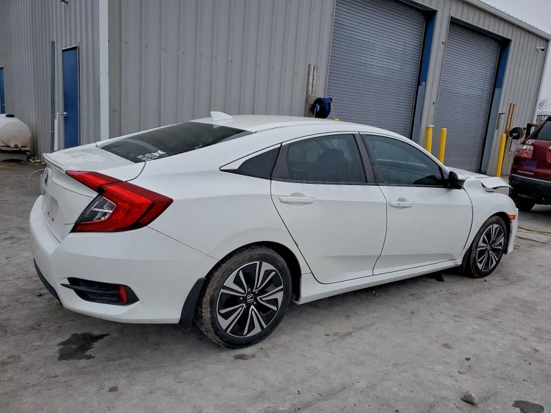 Photo 3 from auction – 2017 HONDA CIVIC EX with VIN 19XFC1F31HE012055