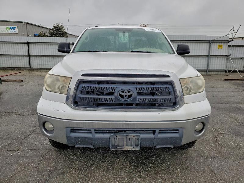 Photo 5 from auction – 2011 TOYOTA TUNDRA with VIN 5TFUY5F18BX159009