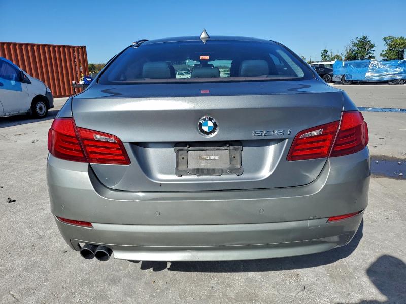 Photo 6 from auction – 2011 BMW 528 I with VIN WBAFR1C58BDJ97652