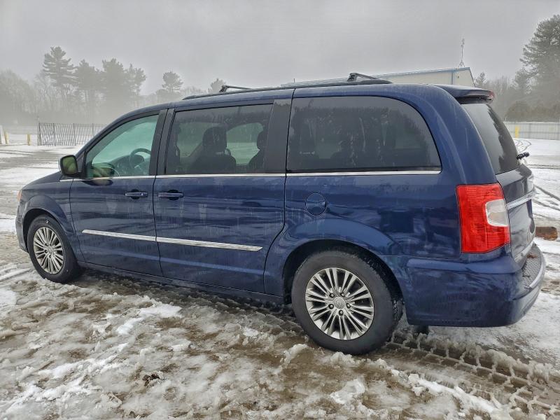Photo 2 from auction – 2013 CHRYSLER TOWN & COU with VIN 2C4RC1CG2DR541527