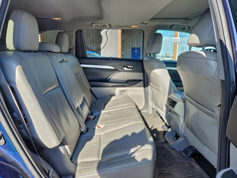 Photo 11 from auction – 2015 TOYOTA HIGHLANDER with VIN 5TDJKRFH4FS132054