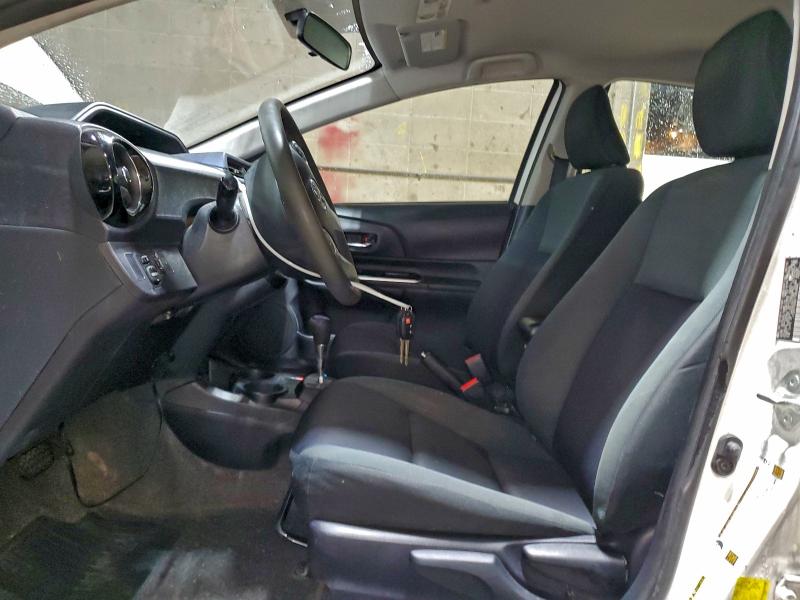 Photo 7 from auction – 2015 TOYOTA PRIUS C with VIN JTDKDTB32F1583888
