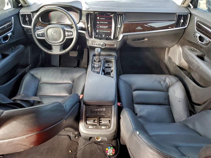 Photo 8 from auction – 2017 VOLVO S90 T5 MOM with VIN YV1102AK4H1007307