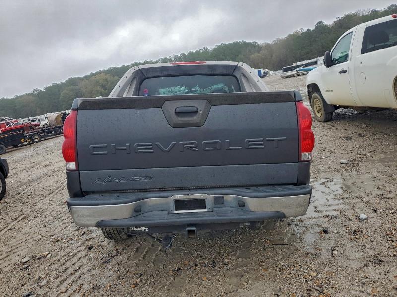 Photo 6 from auction – 2005 CHEVROLET AVALANCHE with VIN 3GNEC12Z05G233272