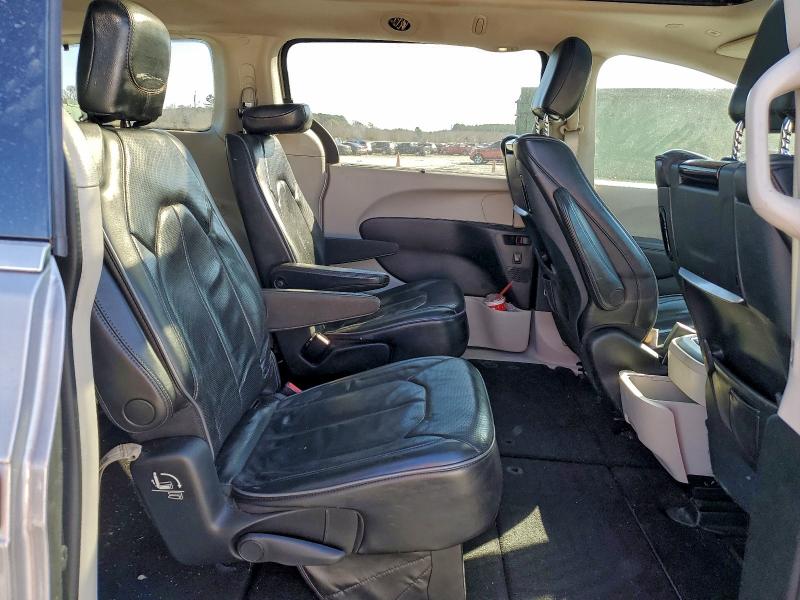 Photo 11 from auction – 2018 CHRYSLER PACIFICA L with VIN 2C4RC1GGXJR226173