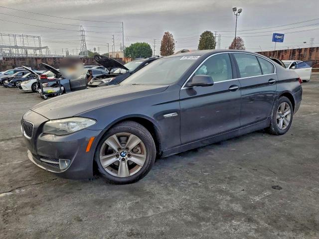 BMW 528 I 2013 with VIN WBAXG5C55DDY37207 - Photo from auction