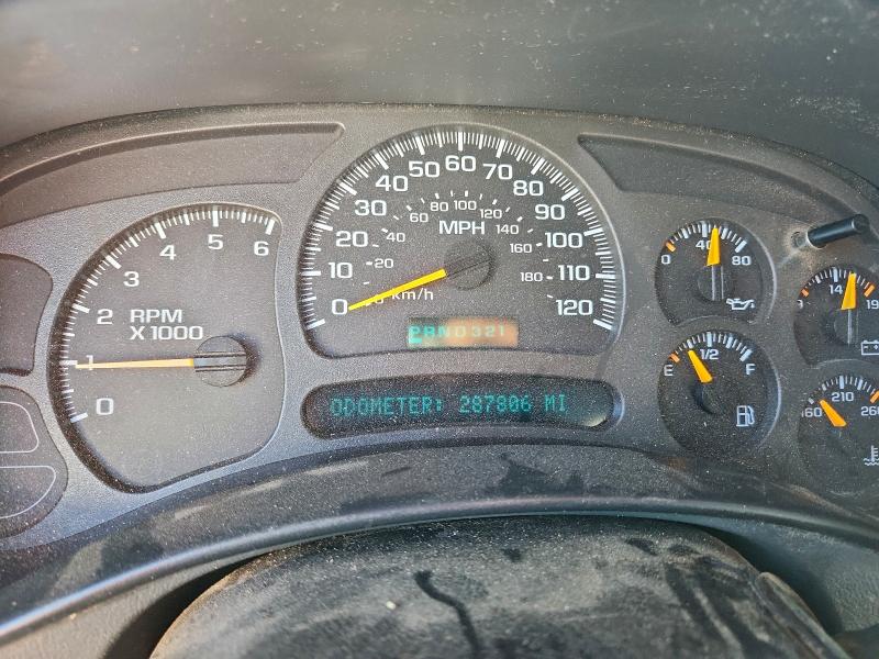 Photo 9 from auction – 2004 CHEVROLET SILVERADO with VIN 1GCEC14VX4Z171669