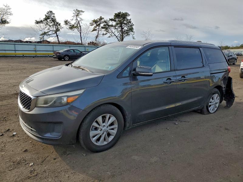 KIA SEDONA LX 2015 with VIN KNDMB5C16F6018022 - Photo from auction
