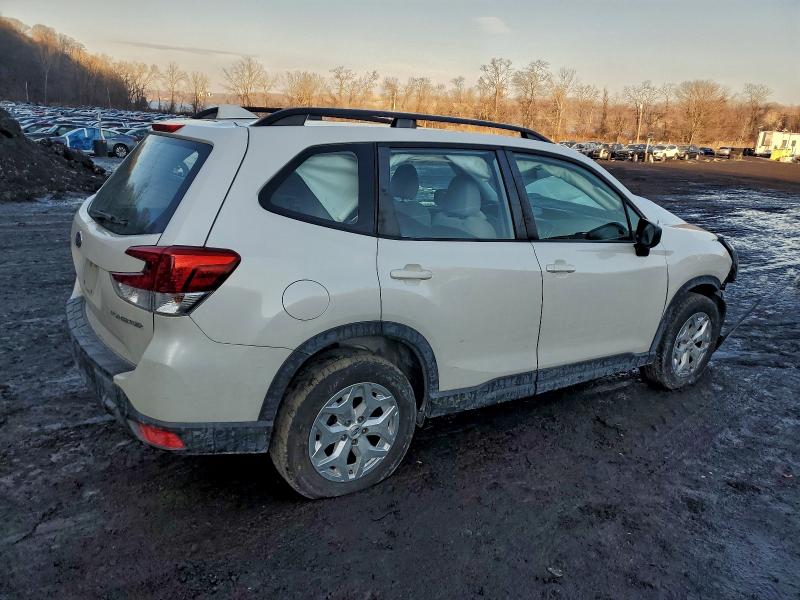 Photo 3 from auction – 2019 SUBARU FORESTER with VIN JF2SKACC6KH514178