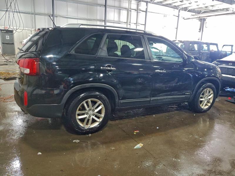 Photo 3 from auction – 2015 KIA SORENTO LX with VIN 5XYKTCA61FG638491