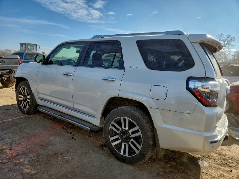 Photo 2 from auction – 2017 TOYOTA 4RUNNER SR with VIN JTEBU5JR3H5445589