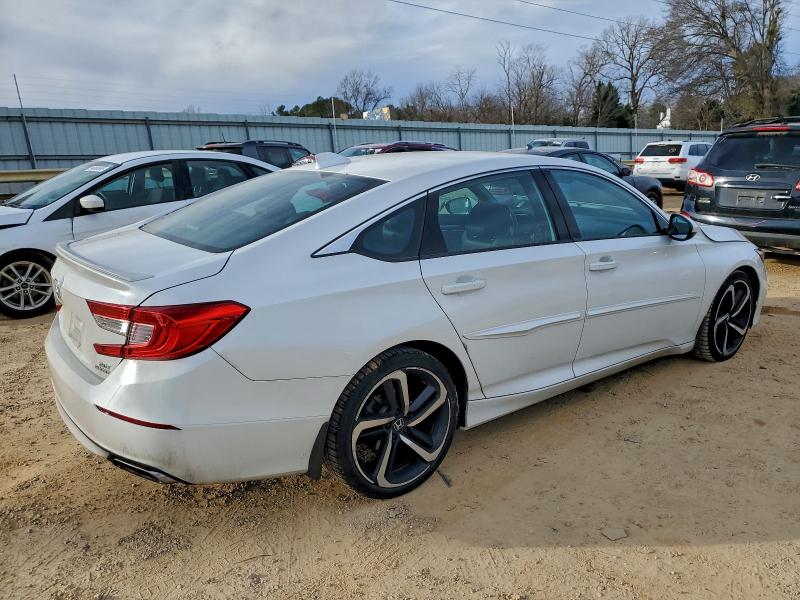 Photo 3 from auction – 2018 HONDA ACCORD with VIN 1HGCV2F32JA053114
