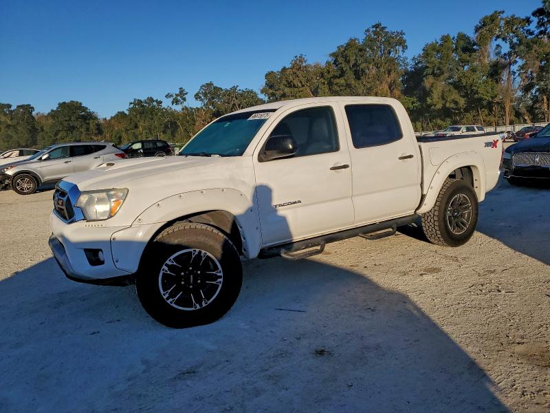 TOYOTA TACOMA DOU 2015 with VIN 5TFLU4EN6FX136517 - Photo from auction