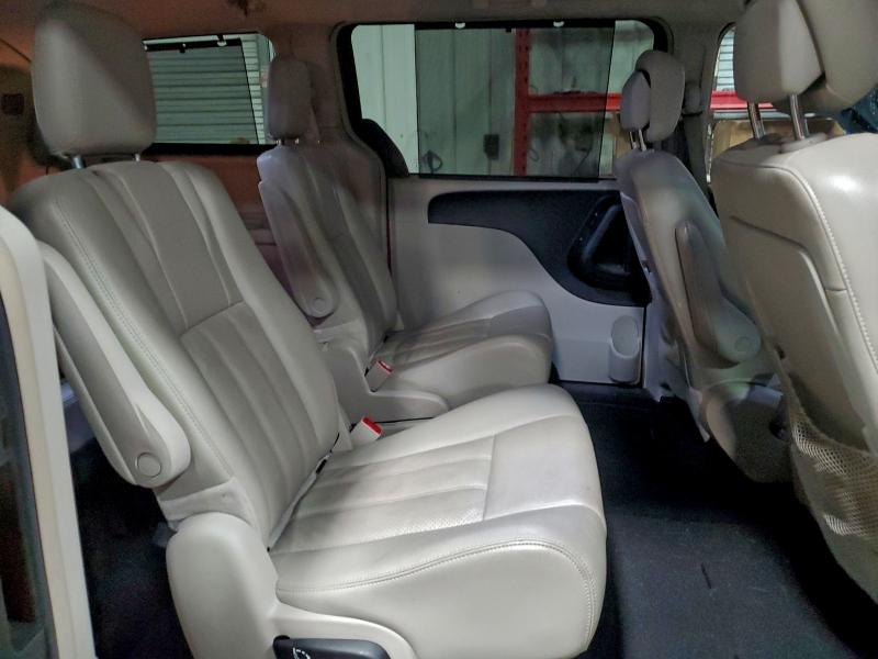 Photo 11 from auction – 2014 CHRYSLER TOWN & COU with VIN 2C4RC1CGXER165807