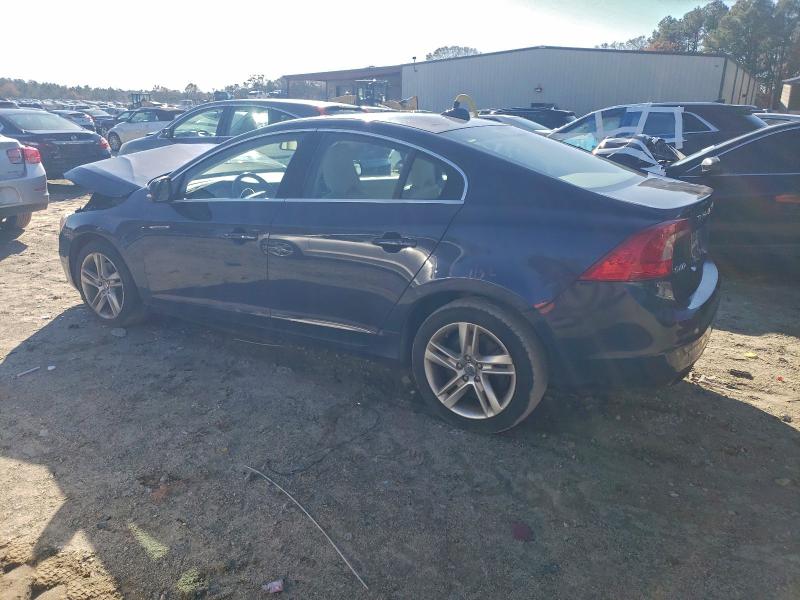 Photo 2 from auction – 2015 VOLVO S60 PREMIE with VIN YV126MFB3F2301165