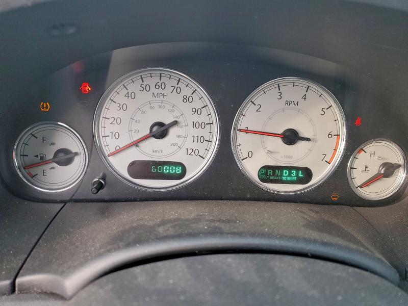 Photo 9 from auction – 2006 CHRYSLER TOWN & COU with VIN 2A4GP64L06R615593
