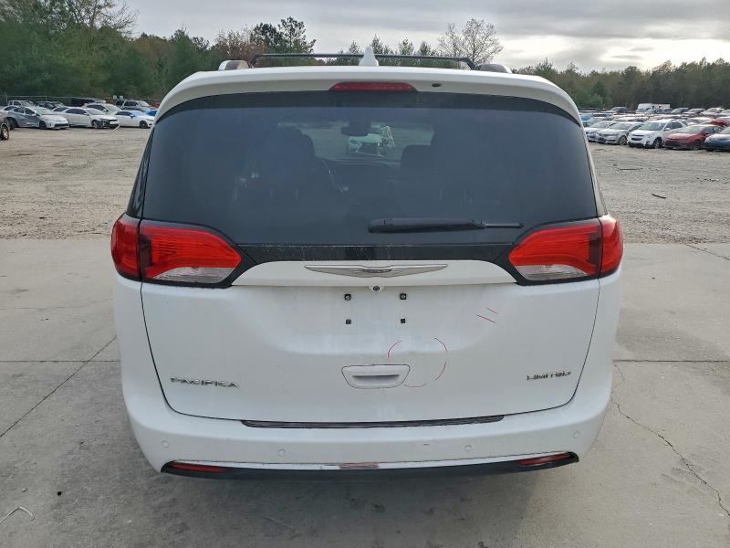 Photo 6 from auction – 2017 CHRYSLER PACIFICA L with VIN 2C4RC1GG9HR734838