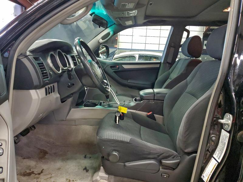 Photo 7 from auction – 2004 TOYOTA 4RUNNER SR with VIN JTEBU14RX48022845