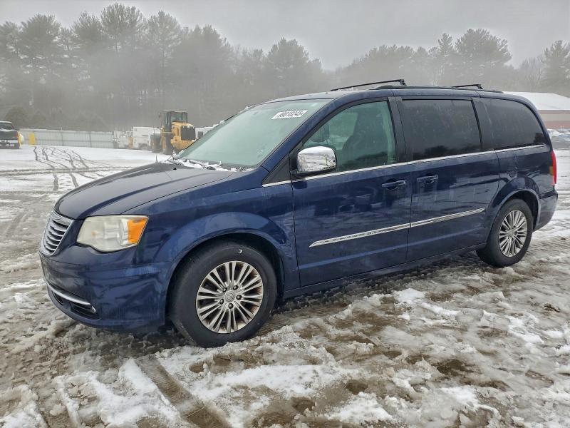 CHRYSLER TOWN & COU 2013 with VIN 2C4RC1CG2DR541527 - Photo from auction