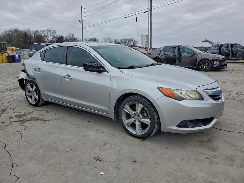Photo 4 from auction – 2013 ACURA ILX 20 TEC with VIN 19VDE1F77DE017526