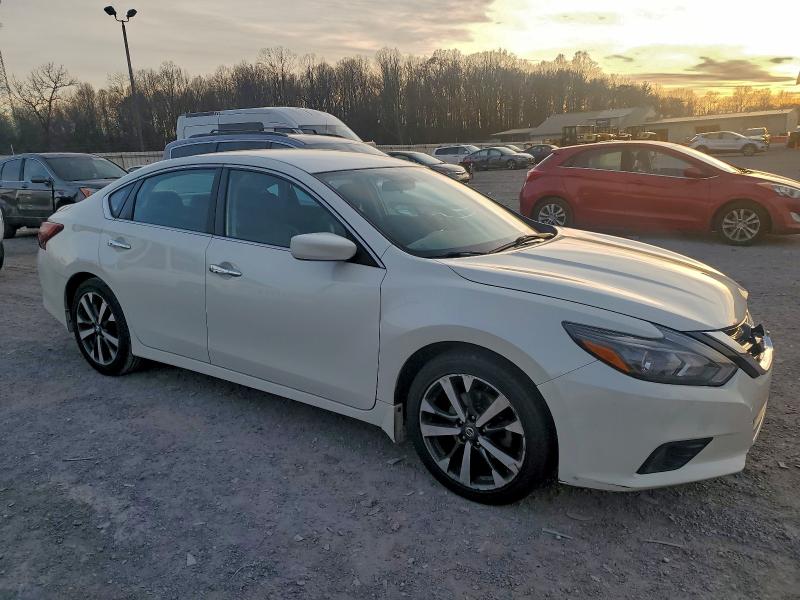 Photo 4 from auction – 2017 NISSAN ALTIMA 2.5 with VIN 1N4AL3AP8HC263667