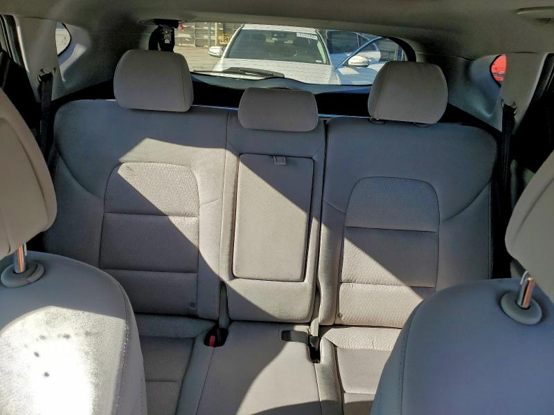 Photo 10 from auction – 2018 HYUNDAI TUCSON VAL with VIN KM8J33A2XJU637352