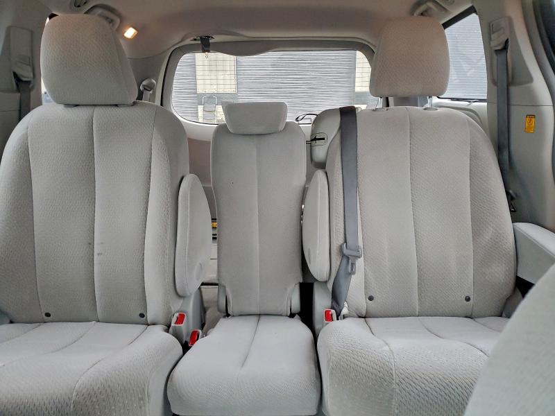 Photo 10 from auction – 2013 TOYOTA SIENNA LE with VIN 5TDKK3DC3DS374632