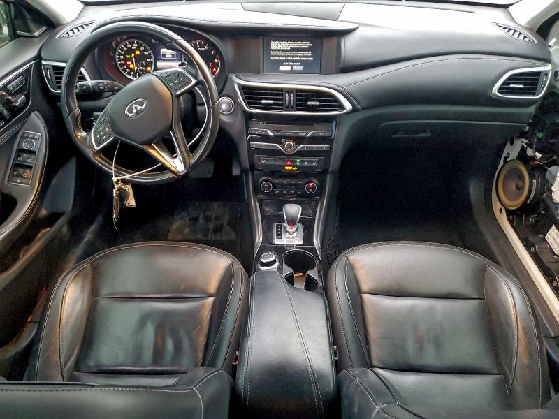 Photo 8 from auction – 2017 INFINITI QX30 BASE with VIN SJKCH5CR0HA035444