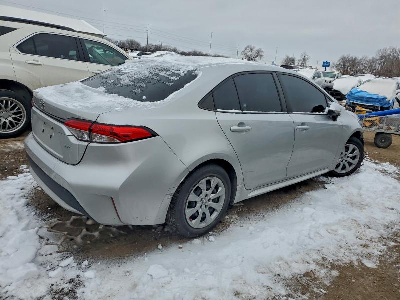 Photo 3 from auction – 2021 TOYOTA COROLLA LE with VIN 5YFEPMAE3MP219212