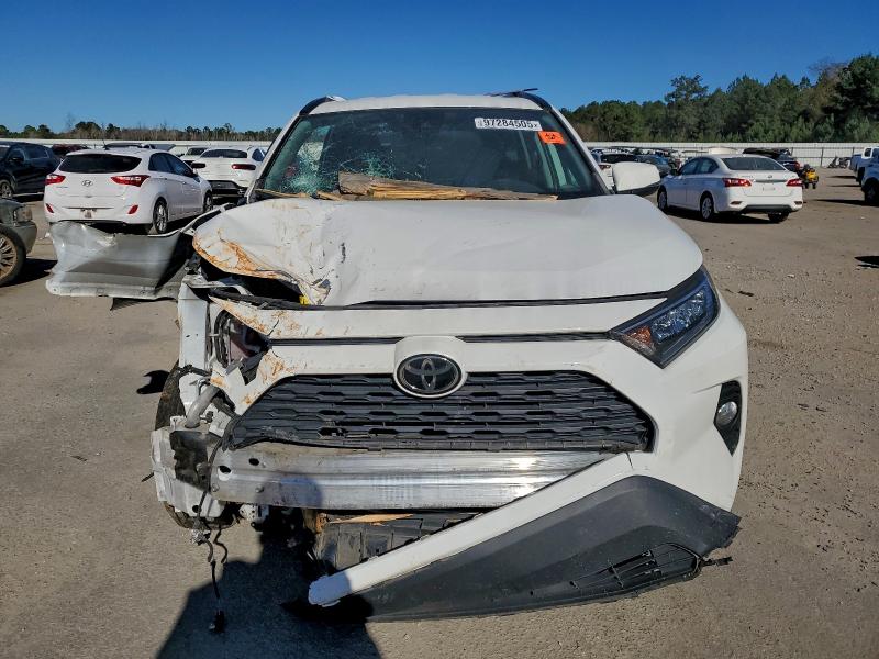 Photo 5 from auction – 2021 TOYOTA RAV4 with VIN 2T3W1RFV1MW138100