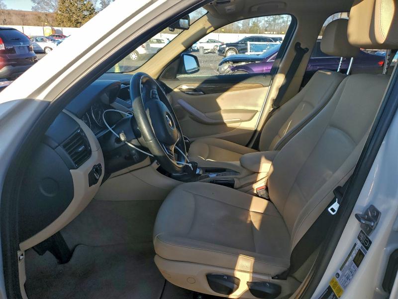 Photo 7 from auction – 2015 BMW X1 SDRIVE2 with VIN WBAVM1C50FVZ94228