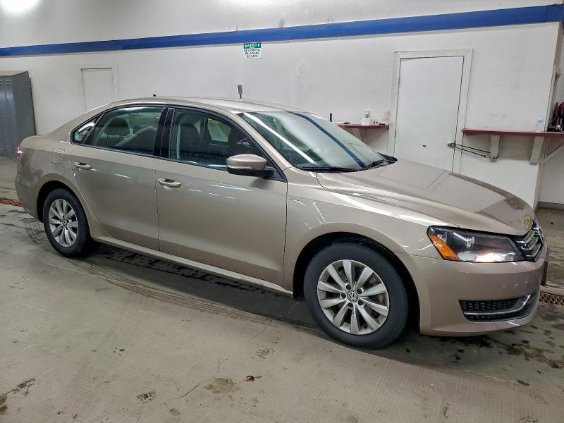 Photo 4 from auction – 2015 VOLKSWAGEN PASSAT S with VIN 1VWAT7A30FC009623
