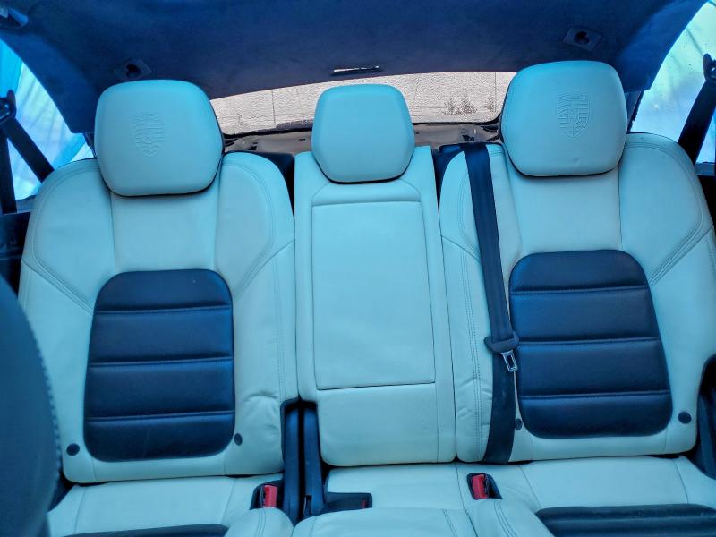 Photo 10 from auction – 2016 PORSCHE CAYENNE TU with VIN WP1AC2A27GLA86602